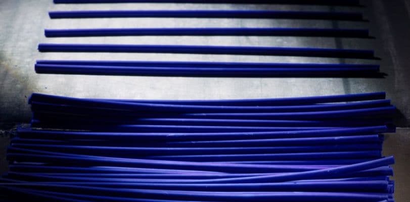 カランダッシュ＋クライン・ブルー： 深淵なるブルーの世界へ